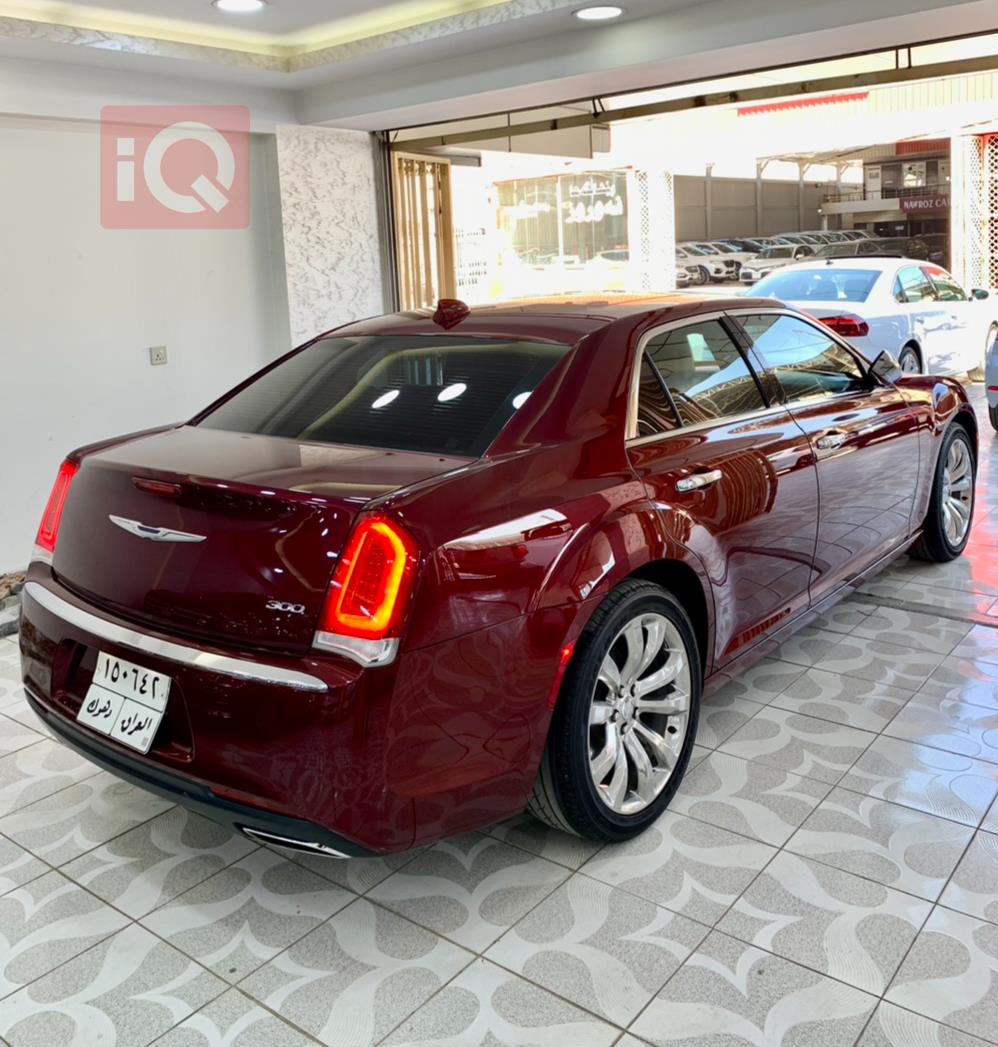 کرایسلەر 300